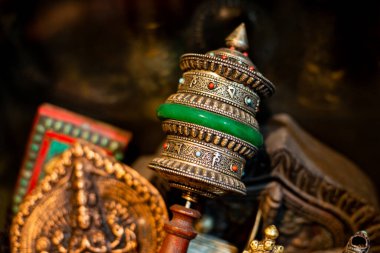 tibet kültürü ve dini, Budizm, özellikler, dua davulları