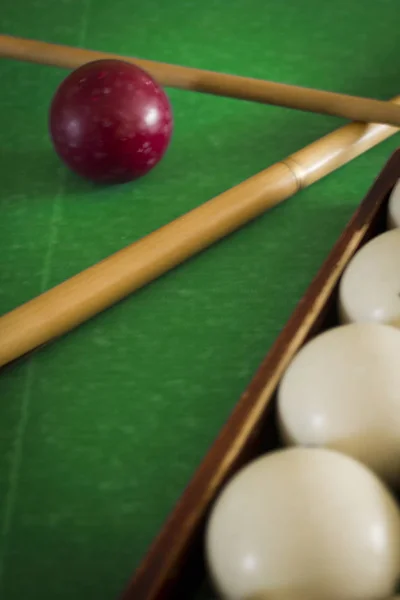 Pelotas Billar Viejas Una Mesa Con Paño Verde —  Fotos de Stock