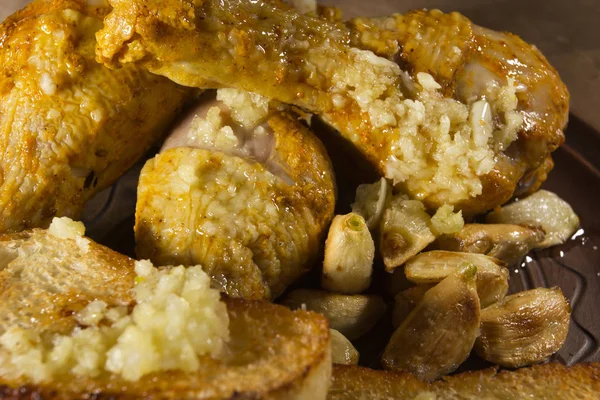 Chicken Thighs Fried Garlic Sauce Close — Stock Photo, Image