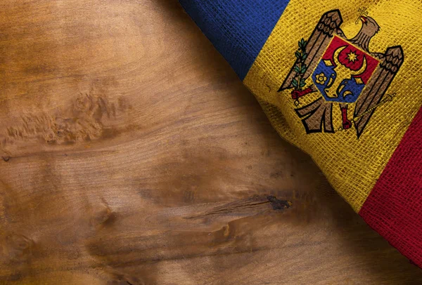 Vlajka Moldavské Hrubé Látky Dřevěný Povrch — Stock fotografie
