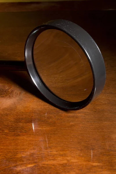 Vergrootglas Een Houten Tafel Voor Werk — Stockfoto