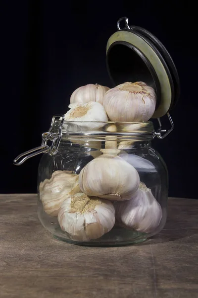 Heads Garlic Glass Jar — Stock Photo, Image