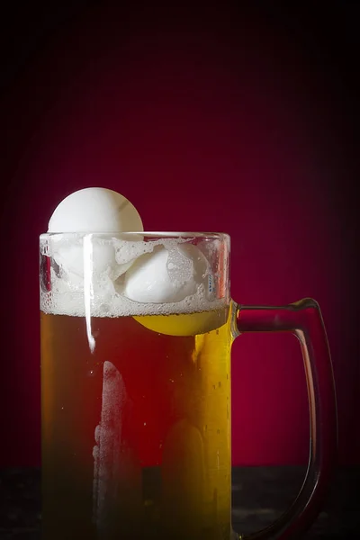 Glass Beer Balls Playing Ping Pong — Stock Photo, Image