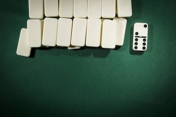 Stapel von Dominosteinen — Stockfoto