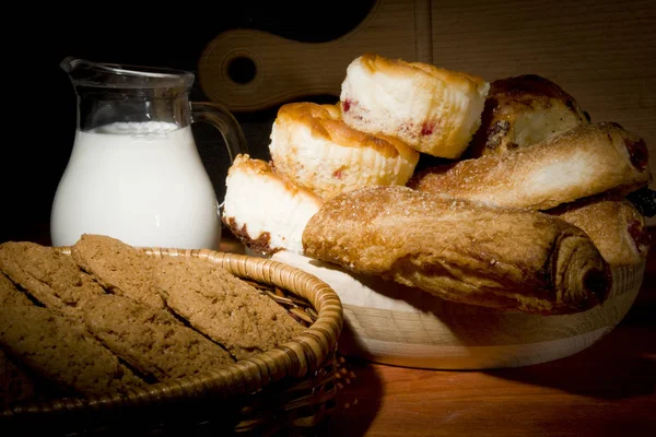 Melk en snoep — Stockfoto