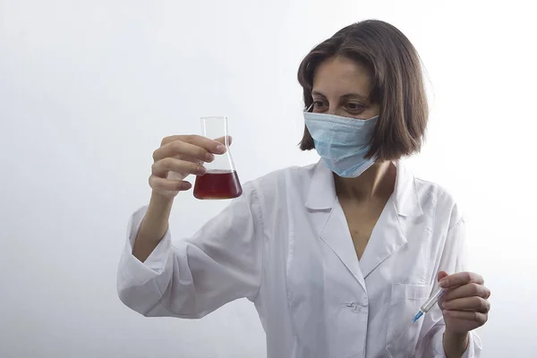 Young female lab technician — Stock Photo, Image