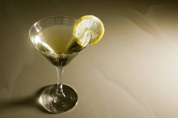 Glas med daiquiri och citron — Stockfoto