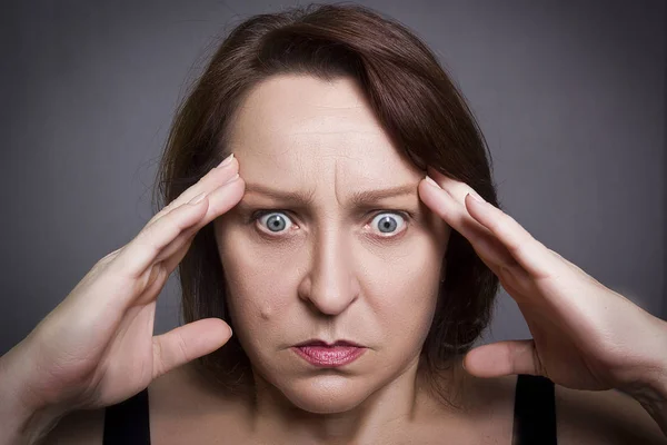 Mujer en gran indignación — Foto de Stock