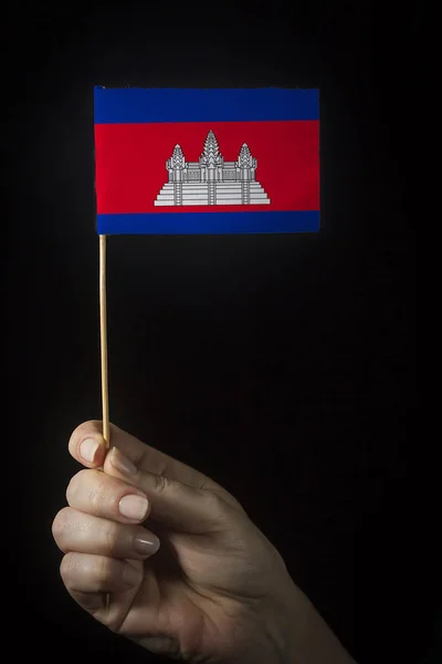 Mão com Bandeira do Camboja — Fotografia de Stock