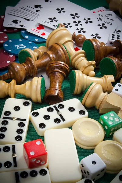 Gegenstände Für Verschiedene Brettspiele Auf Dem Tisch — Stockfoto