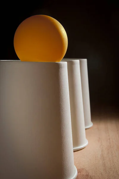 Tasses Papier Jetables Balle Ping Pong — Photo