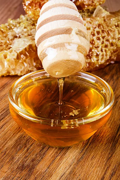 Gul Honning Honeycomb Skive Træbord - Stock-foto