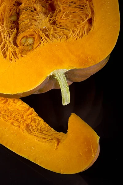 Спелые Оранжевые Тыквы Черном Фоне — стоковое фото