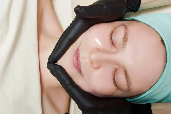 Împușcat Aproape Femeie Tânără Masa Cosmetician — Fotografie, imagine de stoc
