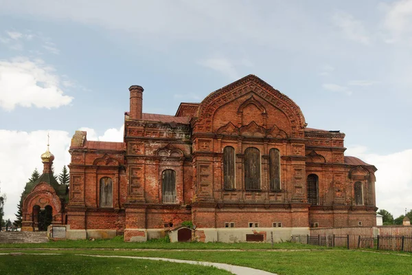 Εκκλησία Της Αγίας Τριάδας Στην Αρχαία Ρωσική Πόλη Γιούργιεφ Πόλσκι — Φωτογραφία Αρχείου
