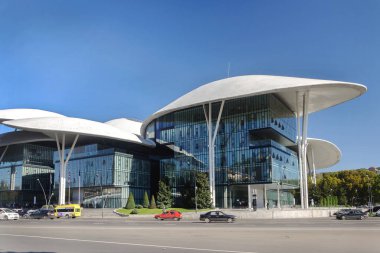 Tiflis, Gürcistan - 13 Ekim 2017: Yeni modern ofis binaları - kamu hizmeti Hall Tiflis