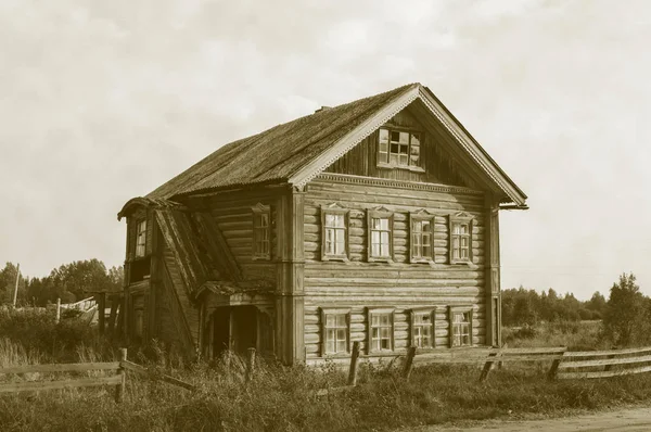 Grote Oude Houten Huis Noord Russische Dorp Archangelsk Regio Zwart — Stockfoto