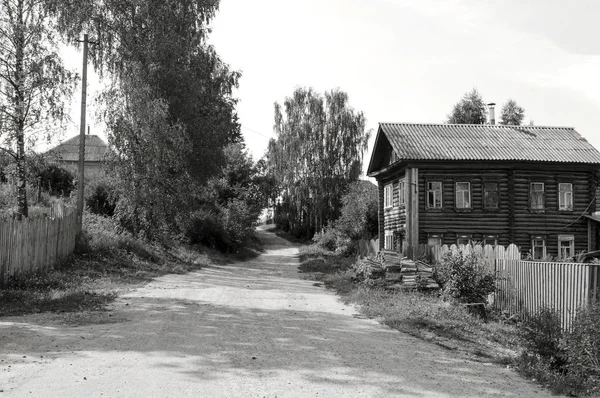 Πάροδος Στην Μικρή Επαρχιακή Πόλη Της Ρωσικής Sudislavl Μονόχρωμη Στυλ — Φωτογραφία Αρχείου