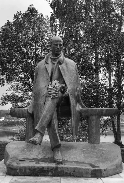 Μνημείο Ρώσου Ποιητή Nikolai Rubtsov Στο Totma Περιφέρεια Βόλογκντα Ρωσία — Φωτογραφία Αρχείου