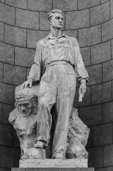 Escultura Jovem Soviético Lado Frente Museu Nacional Minsk Bielorrússia Estilo — Fotografia de Stock