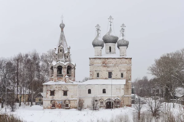 Velha Igreja Abandonada Perto Rio Congelado Nevasca Vologda Rússia Imagens Royalty-Free