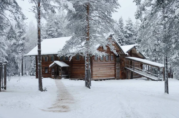 Stary Chłop Drewniany Dom Północnej Rosji Kompleks Turystyczny Malye Korely — Zdjęcie stockowe
