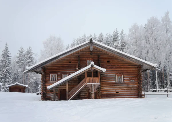 Velha Casa Madeira Camponesa Norte Rússia Perto Arkhangelsk Complexo Turístico — Fotografia de Stock