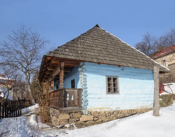 Gamla ukrainska country house — Stockfoto