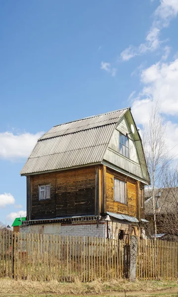 Casa de madera suburbana — Foto de Stock