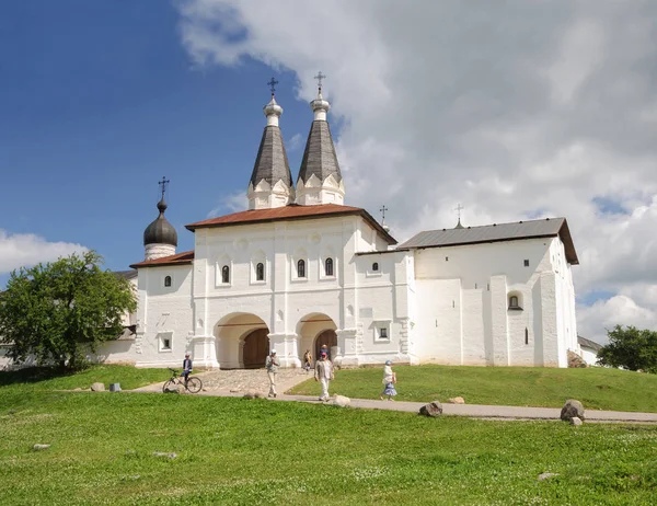 Heilige Tore des Ferapontov-Klosters, Russland — Stockfoto