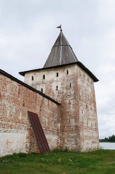 Tower in ancient russian monastery — Stock Photo, Image