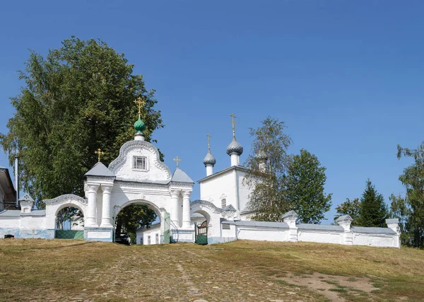 Brána staré pravoslavné katedrály v Sudislavlu, Rusko — Stock fotografie