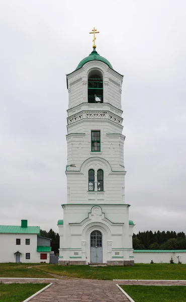 Zvonice v Alexandře-Svirském klášteře, Rusko — Stock fotografie