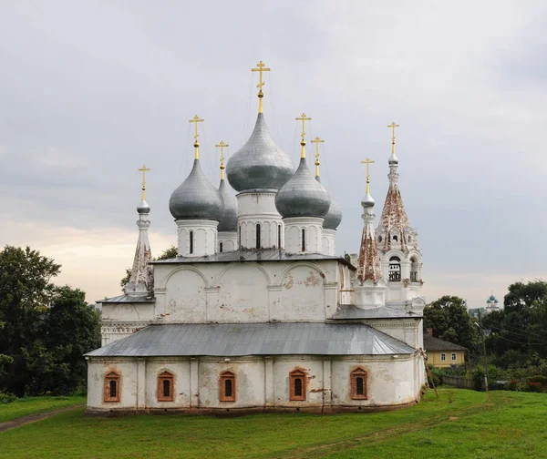 Крестовоздвиженский собор в Тутаеве — стоковое фото