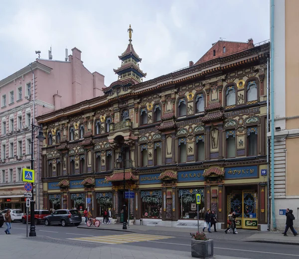 Stary piękny budynek w stylu chińskim, Moskwa — Zdjęcie stockowe