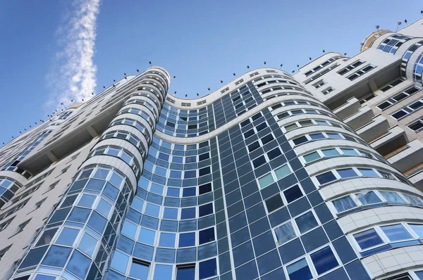 Edifício residencial edifício alto em Minsk — Fotografia de Stock