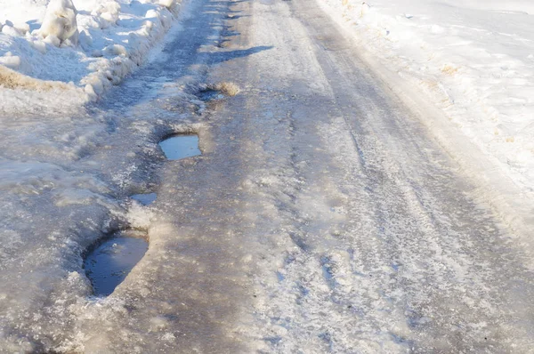 Latar belakang es menutupi jalan negara — Stok Foto