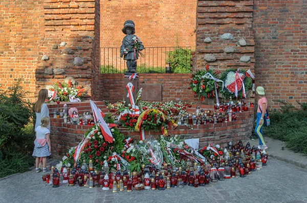 Monumento a Little Rebel en Varsovia Imágenes de stock libres de derechos