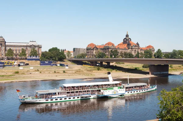 Dresde Allemagne Juillet 2019 Vieux Bateau Moteur Pagaie Avec Touristes — Photo