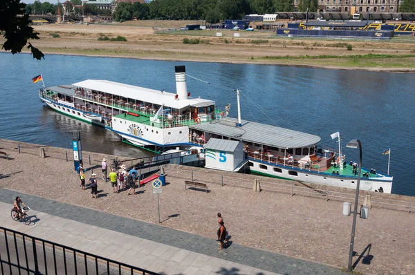 Dresde Allemagne Juillet 2019 Vieux Bateau Plaisance Jetée Rivière Elbe — Photo