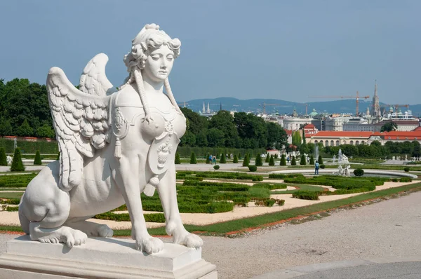 Rzeźba Sfinksa Ogrodzie Belvedere Wiedeń Austria — Zdjęcie stockowe
