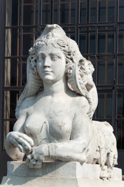 Yukarı Belvedere Sarayı önünde Sfenks heykeli, Viyana, Avusturya