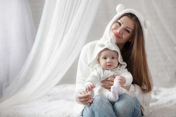Nice Family Shot Young Mother Her Little Daughter Playing White — Stock Photo, Image
