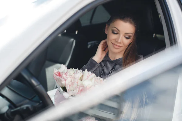 Girl Large Bouquet White Tulips Car Happy Woman Valentines Day — Stock Photo, Image
