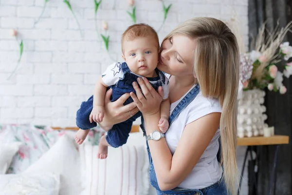 Young Mother Holding Her Newborn Child Woman New Born Boy — Stock Photo, Image