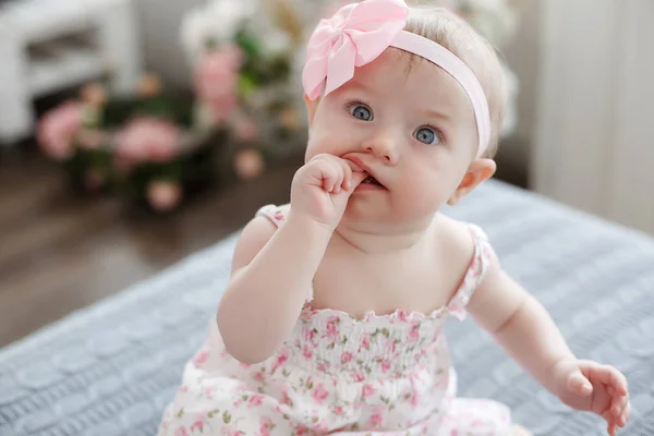 Charming Beautiful Lovely Small Female Baby Plump Cheeks Creeps Bed — Stock Photo, Image
