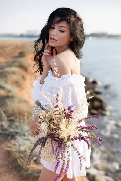 Happy Woman Beach Portrait Beautiful Girl Close Sea Background Spring — Stock Photo, Image