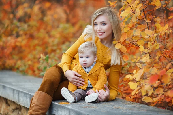 Mother Baby Play Autumn Park Parent Child Walk Forest Sunny — Stock Photo, Image