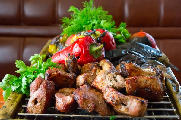 Carne Alla Griglia Succosa Peperoni Melanzane Fotografia Stock