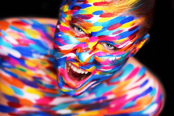 Portret van de heldere mooie meisje met kunst kleurrijke make-up en bodyart — Stockfoto
